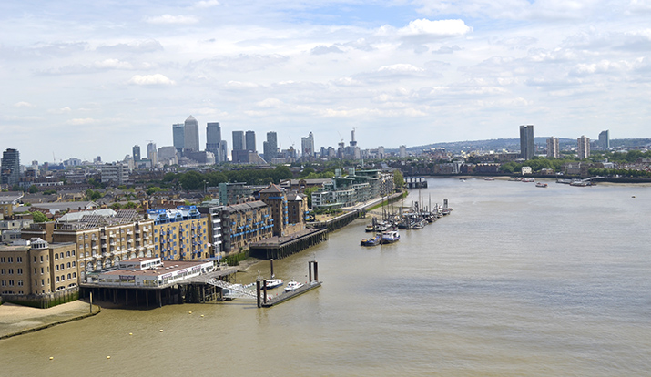 05d - Thames River Tower Bridge Canary Wharf - London Londres