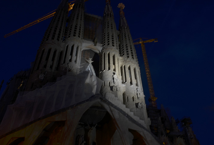 10 - Sagrada Familia Gaudi Barcelona noite notche