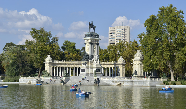 06 - Madrid Parque de El Retiro Lago Lake